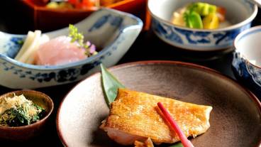 食事・飲み物 / 4