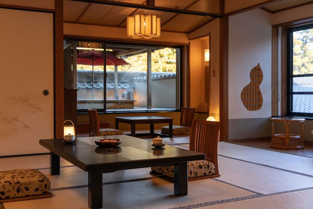 箱根湯本温泉 箱根 花紋(箱根湯本)3502125