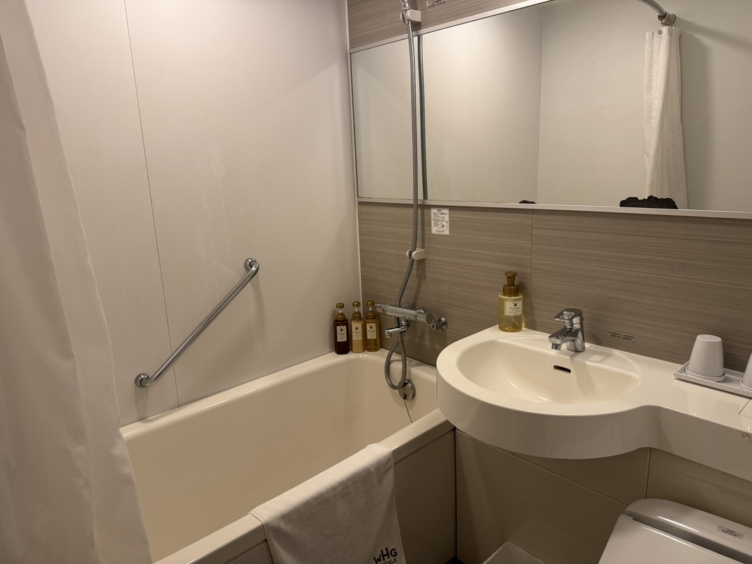 鏡が割れてる？