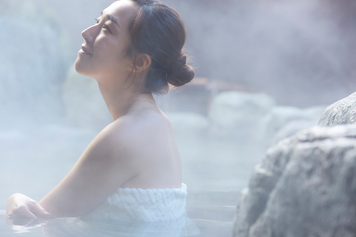 温泉　女性ポートレート