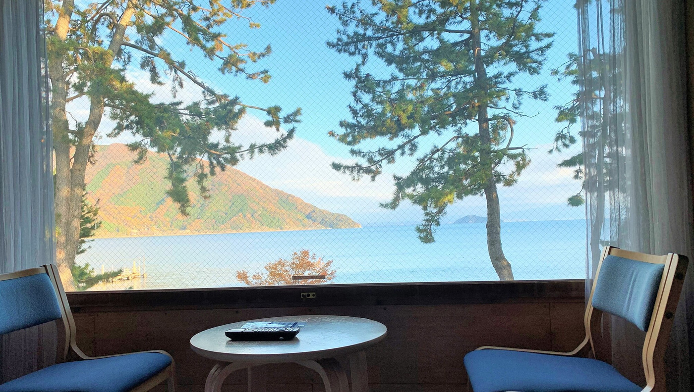 ナチュラルで落ち着く客室にほっこり♡湖を望むことも♪3948410