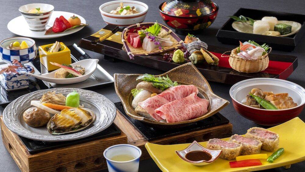 夕食 季節の趣好会席一例 / 2