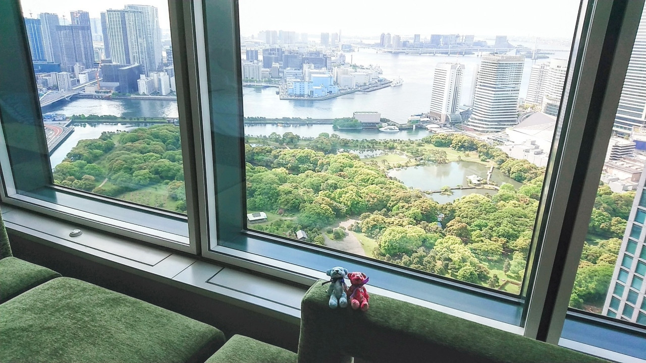 浜離宮と東京湾がみずみずしい