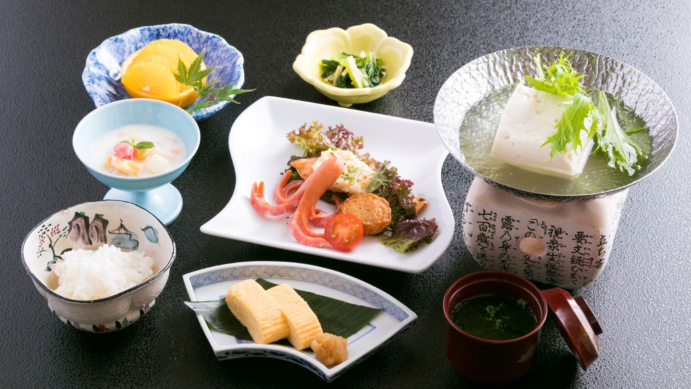 観光地からアクセス良好。歴史ある伝統の空間でほっとやすらげるお宿4238545