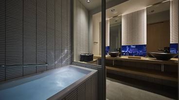 YUENスイートルームの浴室 / 3