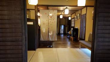 内部エントランス / 2