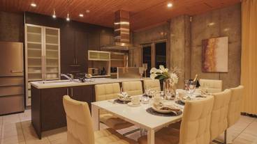 客室内のダイニングエリア / 19