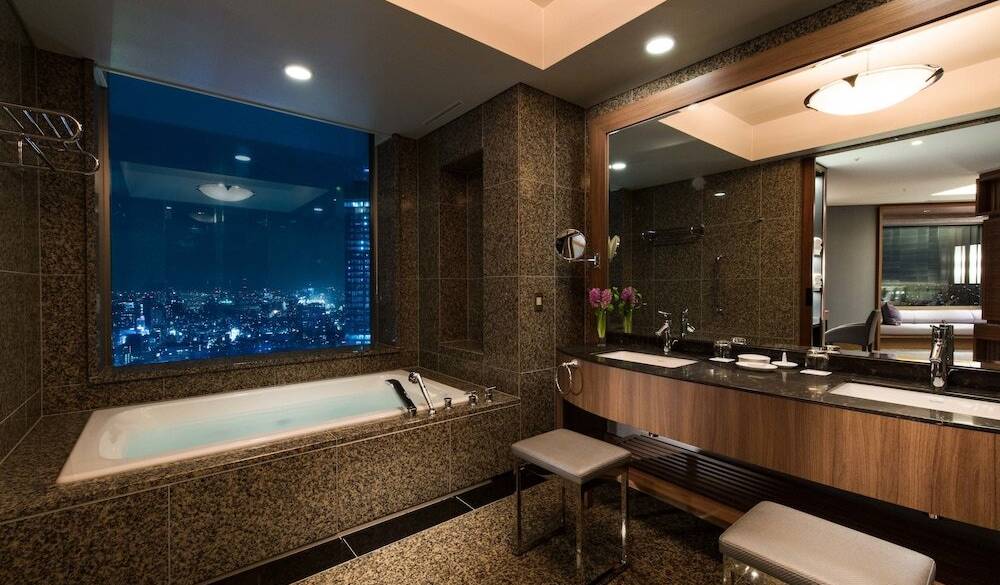 洗面所も広いバスルーム / 3