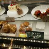 りくろーおじさんの店 彩都の森店(リクローオジサンノミセ)