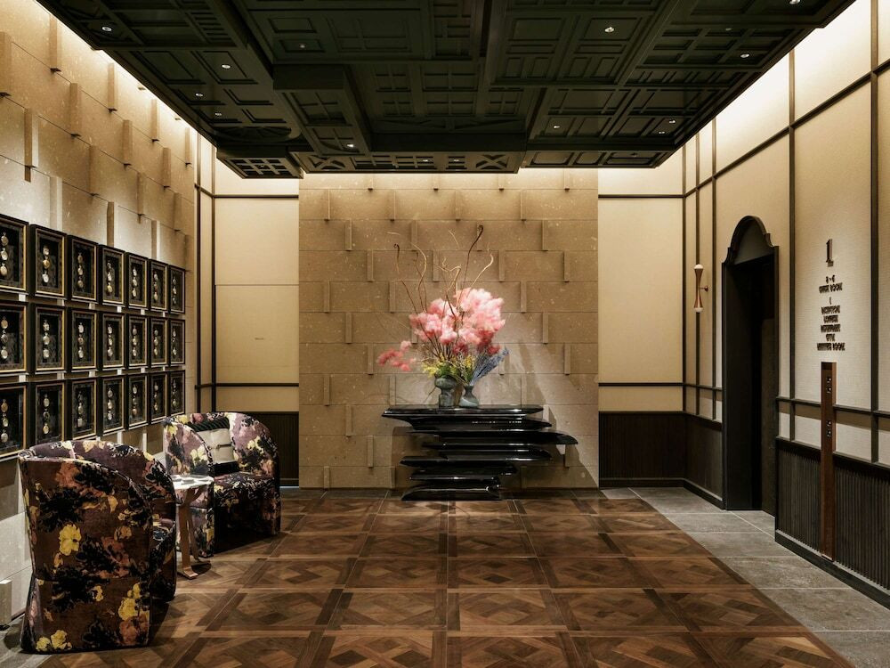 エレベーターホール①