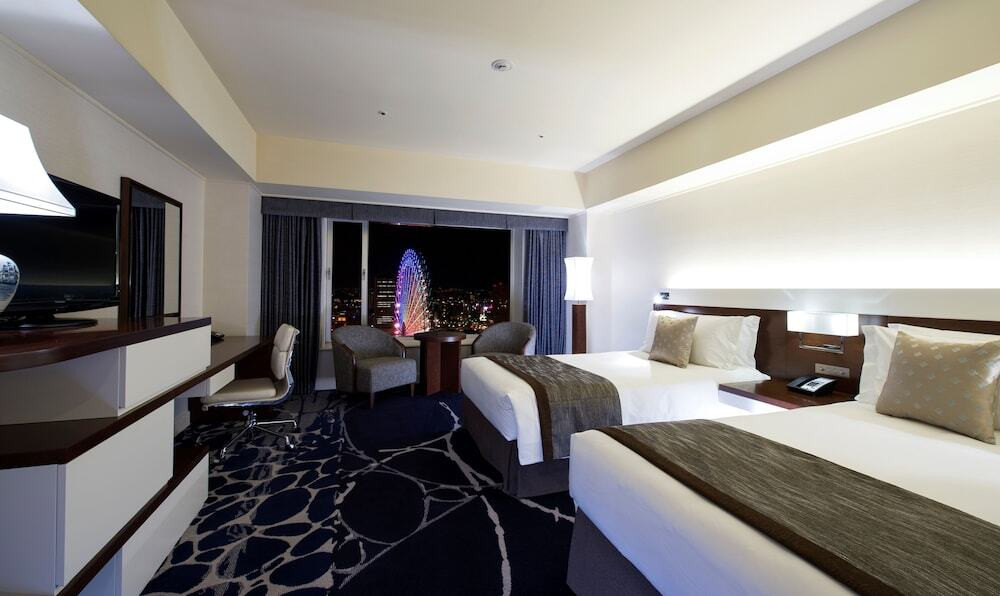 花火大会で人気。ホテル専用クルーズ船でセレブ気分3845187