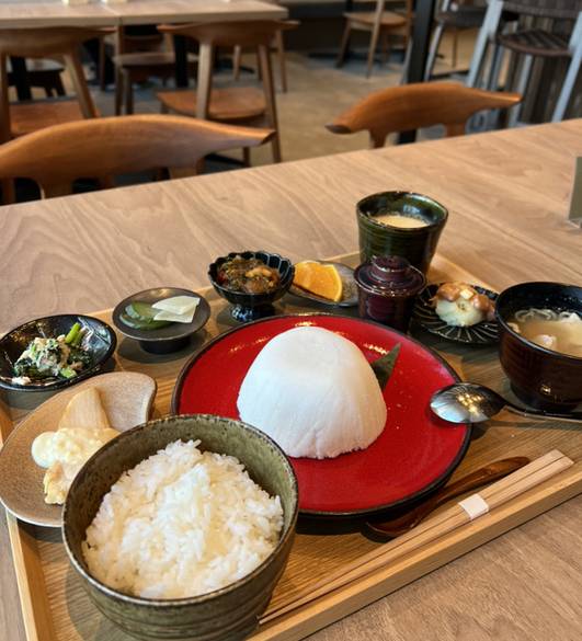 調味料まで北海道産に
こだわった朝ごはん / 1