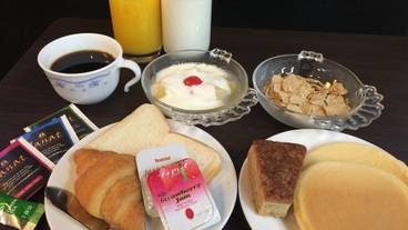 朝食スペース / 8