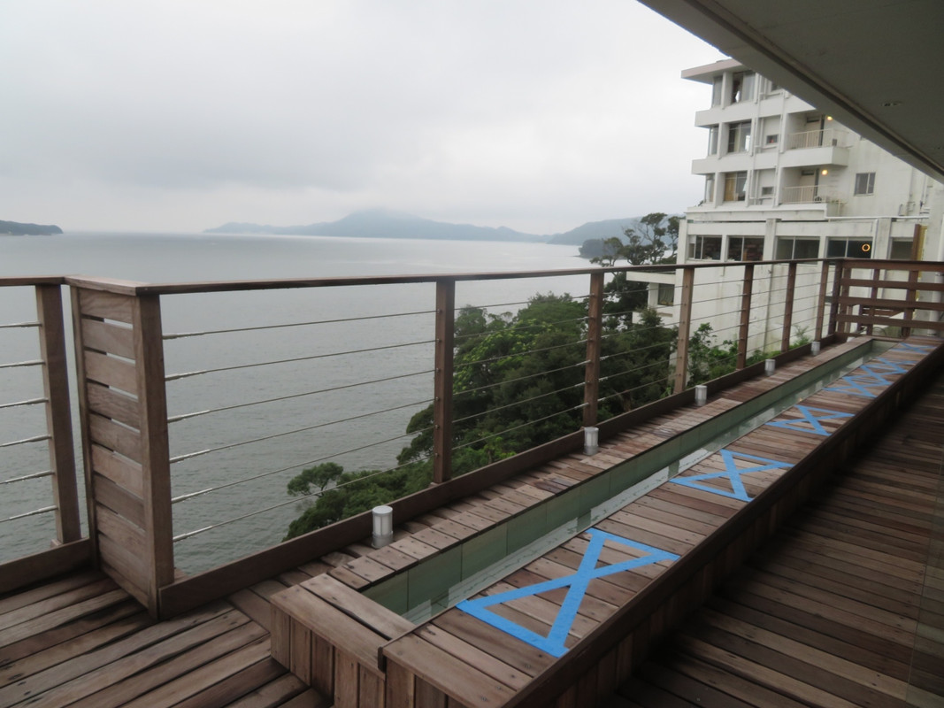 足湯／目の前に広がる鳥羽湾を眺めながら・・・