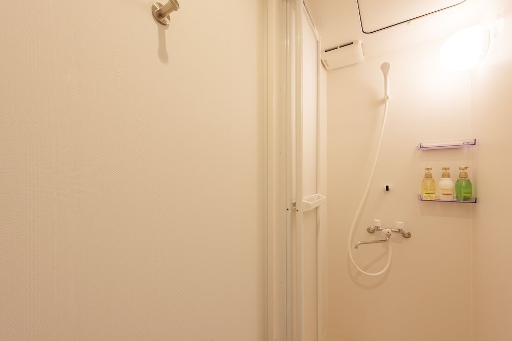 バスルームのシャワー