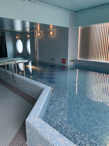 水着で楽しむ♪おしゃれなサウナ＆プール4257740