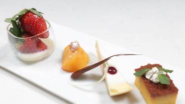 食事・飲み物 / 3