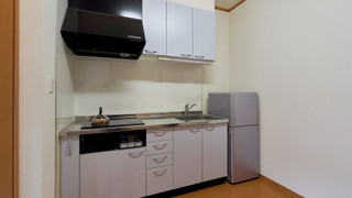 Cottage (capacity 4) with private dog run