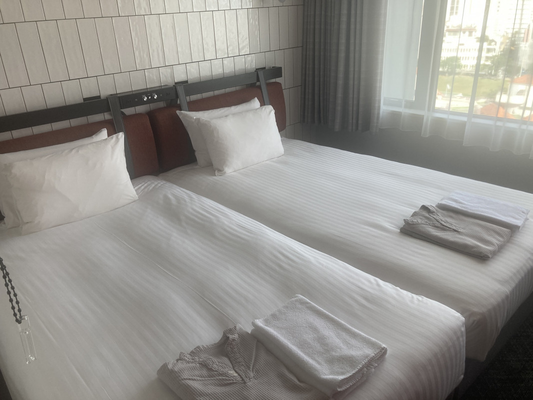 ツイン指定したが、ハリウッドツインだった、部屋は結構狭い