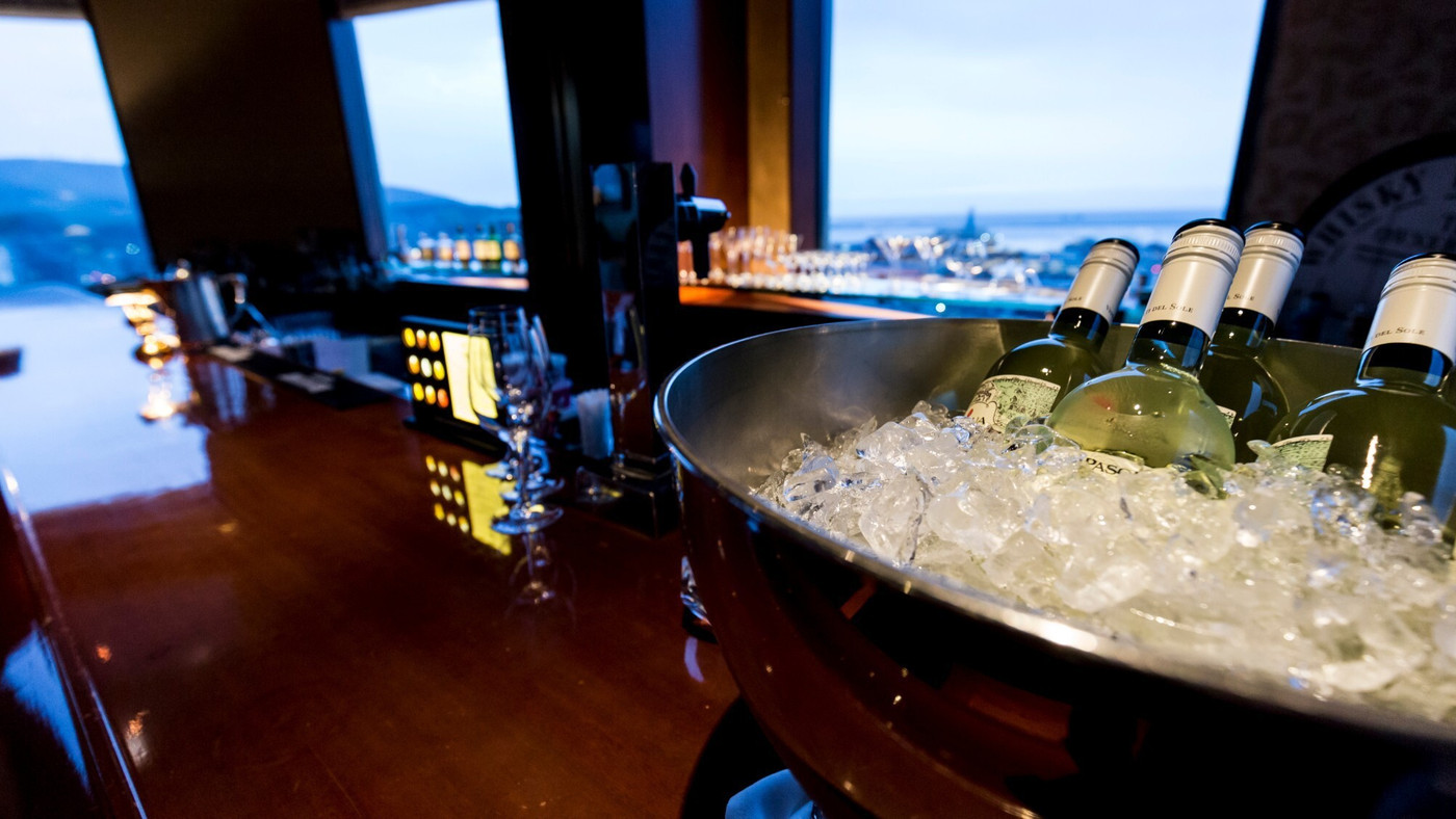 小樽の夜景にうっとり♡バーで大人のデート3844407