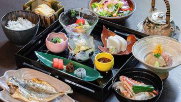 食事・飲み物 / 3