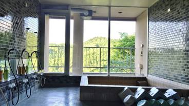 屋内スパ浴槽 / 1