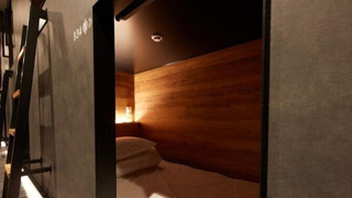 カプセルルーム2室 下段 男性用ドミトリー 禁煙