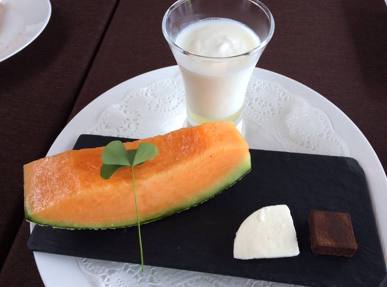 景色もご馳走
しみじみ美味しい朝食 / 3