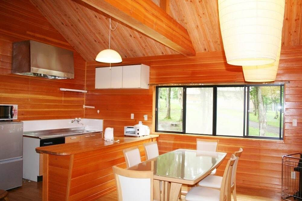 客室内のダイニングエリア