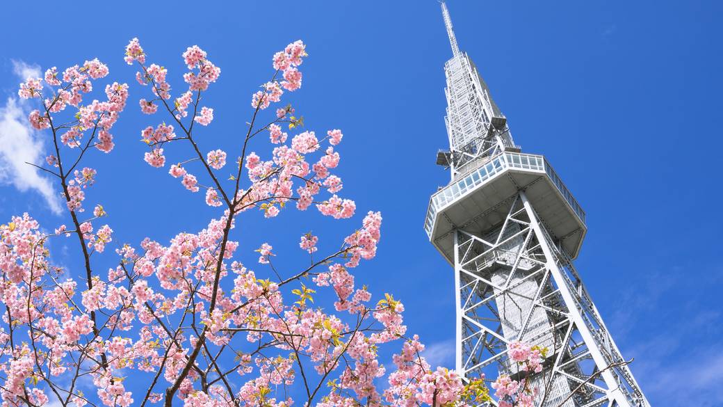 久屋大通エリアに集合
塔の前で写真をぱしゃり / 2