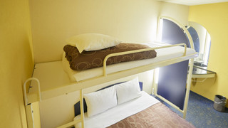 ダブルベッド+ロフト　喫煙可