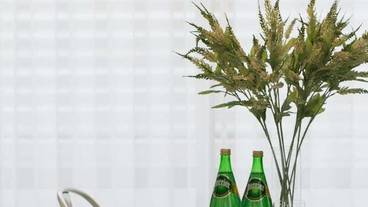 客室内のダイニングエリア / 24