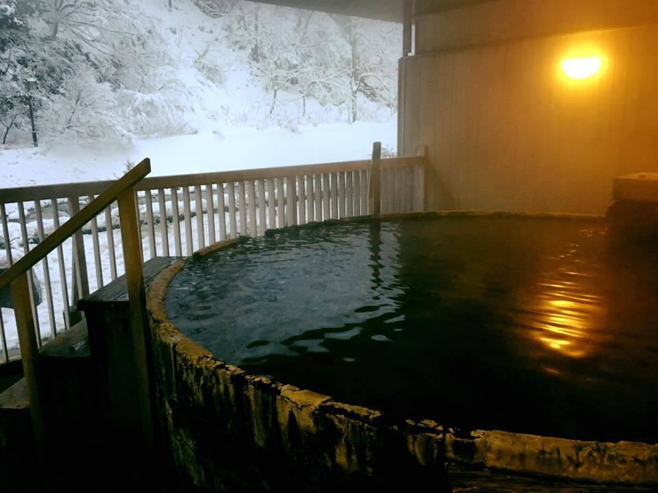 雪見風呂をゆったり楽しむなら、富山へ！3438290