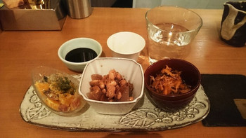 「岸本食堂」 料理 63478639 まずはお水と三品