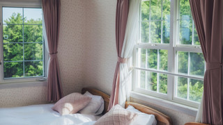 エコノミー トリプルルーム シングルベッド 3 台 パーシャルシービュー