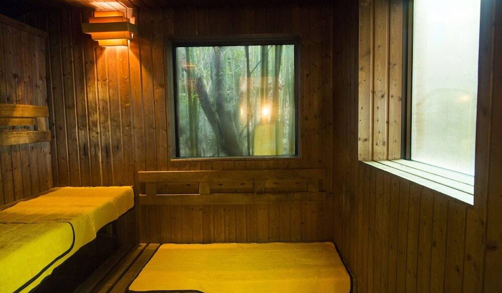 八角堂のサウナ / 3