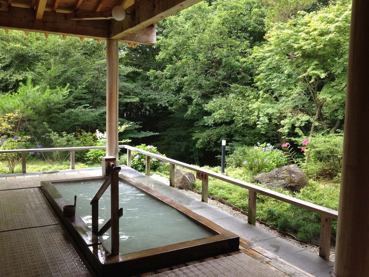 コテージで過ごす自分たちだけのゆったり時間3960219