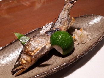 「摘み草の宿 こまつ」 料理 91747964 鮎の塩焼き　地元でとれた天然もの