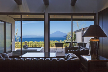 Enjoy an unforgettable stay at a hotel in Izu that offers an extraordinary experience3974019