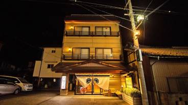 施設の入り口 / 9