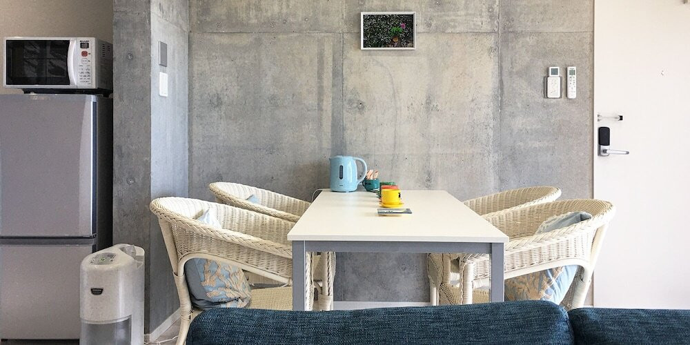 客室内のダイニングエリア