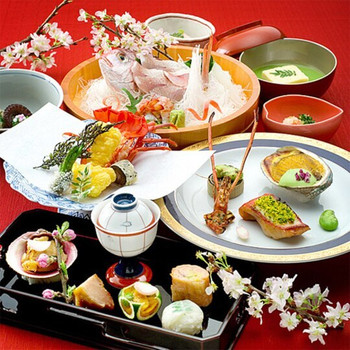 お膳の上で伊豆の四季を楽しむ3646146