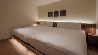 [D] 2クイーンベッド + 小上り / ペット不可 6名定員 禁煙