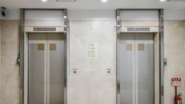 エレベーター / 1