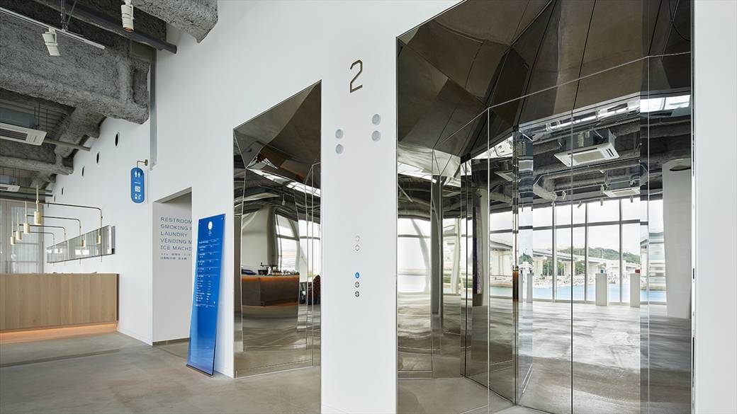 エレベーターホール / 4