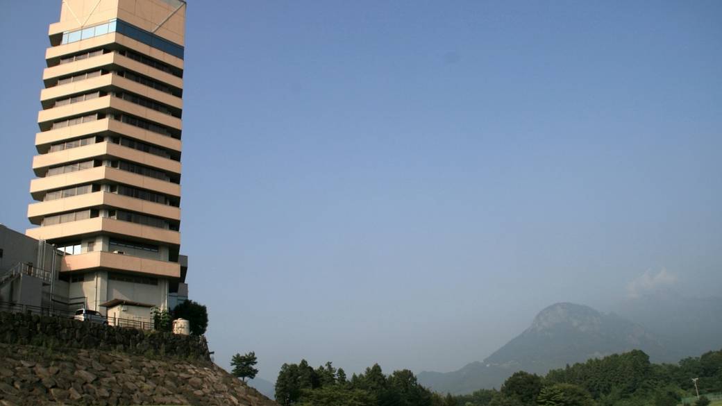 ホテル棟で
チェックイン / 1