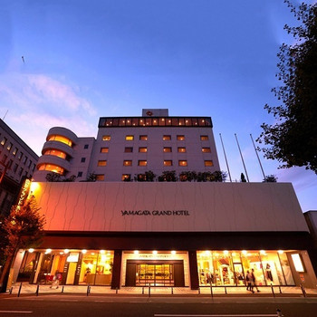 山形の中心街にあるクラシックなホテル3523172