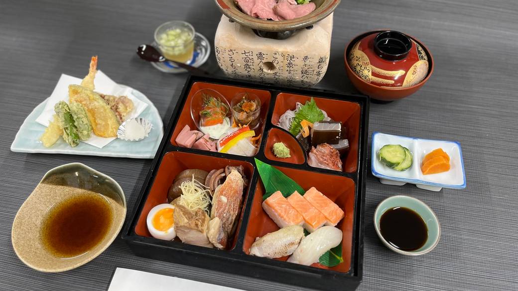 会席料理の一例 / 5