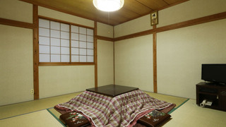 本館 8畳 洗面+トイレ付 (2-4名様)