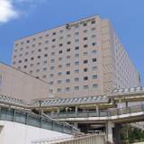 駅からは屋根続きで雨の日も安心 / 2